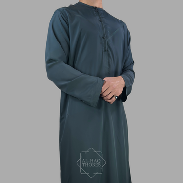 ثوب زبدة إماراتي خفيف الوزن باللون الأزرق العسكري الفاخر