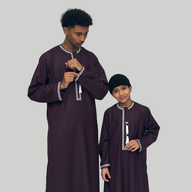 ثوب عماني فخم باللون العنابي للأولاد