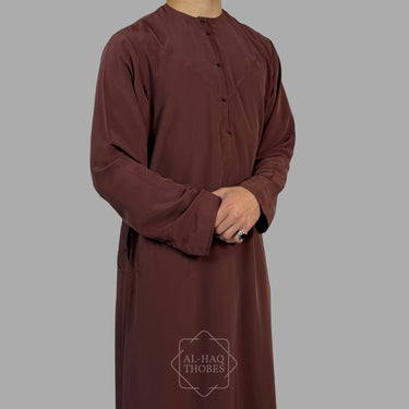 ثوب زبدة إماراتي خفيف الوزن باللون الرمادي الفاخر