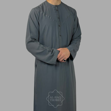 ثوب زبدة إماراتي خفيف الوزن باللون الرمادي الفاخر