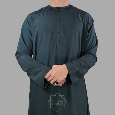 ثوب زبدة إماراتي خفيف الوزن باللون الأزرق العسكري الفاخر