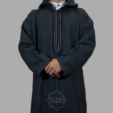 ثوب مغربي فاخر باللون الأخضر الزيتوني