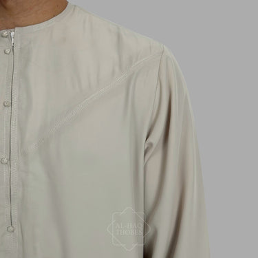 ثوب زبدة إماراتي خفيف الوزن بلون كريم لاتيه فاخر