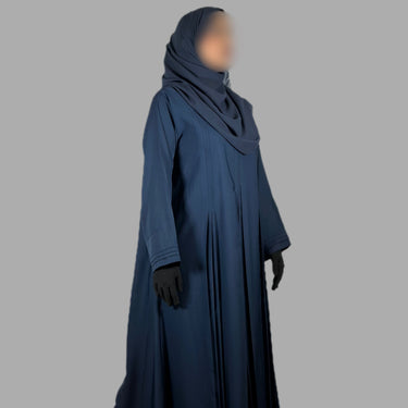 عباية مطوية مغلقة باللون الأزرق الداكن من مجموعة الحق حياة