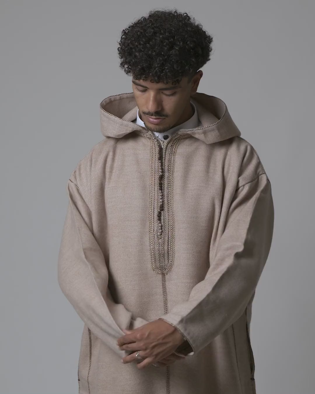 Luxury Oat Beige hooded Moroccan djellaba – on-model video