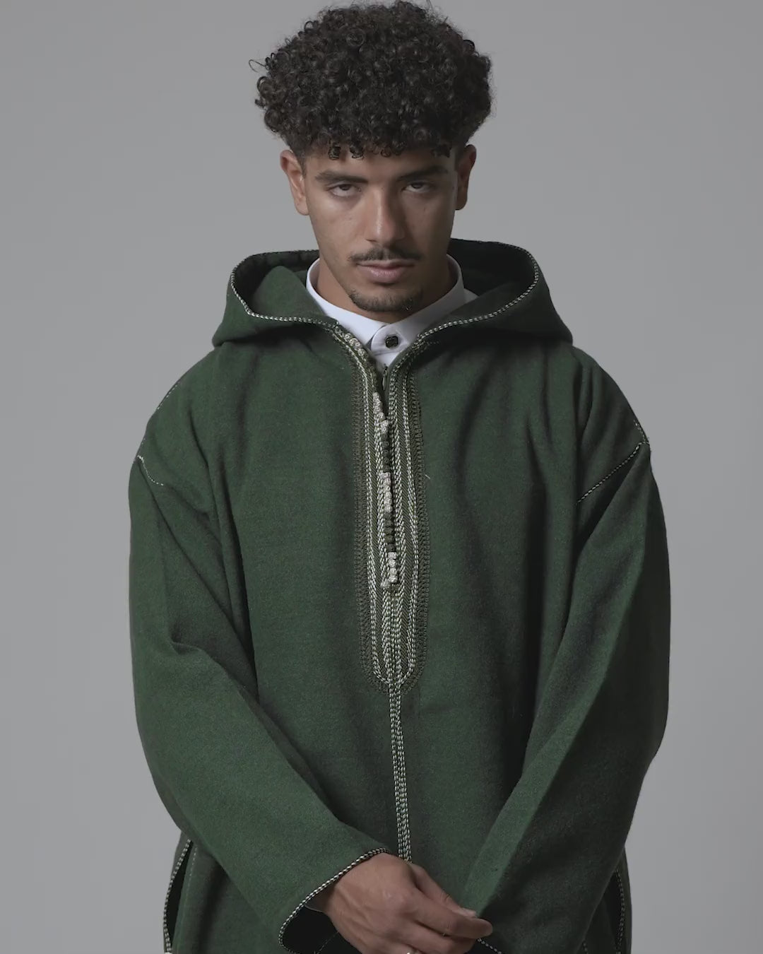 Luxury Forest Green hooded Moroccan djellaba – on-model video